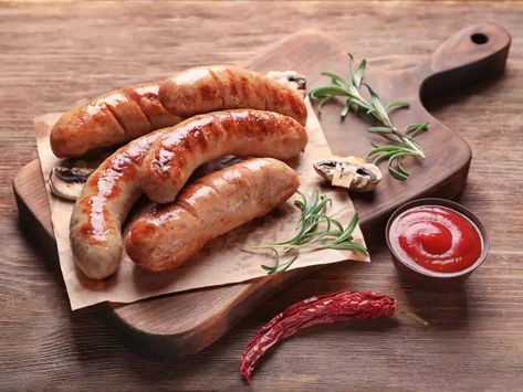 Cooking Brats, Brats Recipe, Turkey Sausage Recipes, How To Cook Brats, Brats Recipes, Bratwurst Recipes, Pork Sausages, Beer Brats, German Sausage