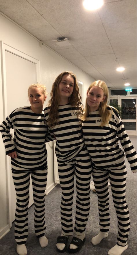 Prison Pictures, Inmate Costume, Prison Outfit, Prisoner Costume, Black And White Girl, Lab Rats, Halloween Costumes Friends, Lily Rose, Socks And Sandals