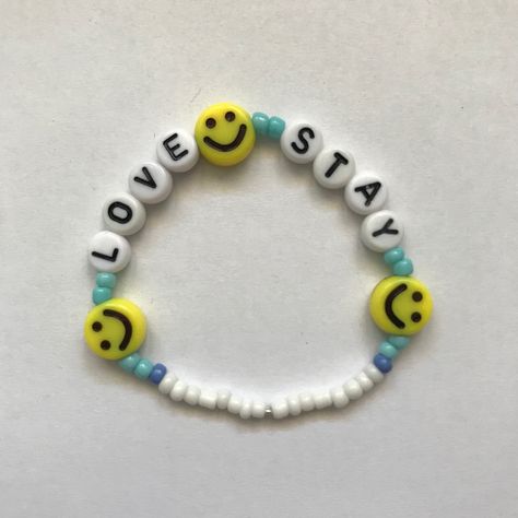 #straykids #lovestay #stay #beads #bracelet Straykids Bracelets, Skz Bracelet, Diy Souvenirs, Clay Bracelet Ideas, Pop Beads, Inspired Bracelets, Kpop Diy, Made Accessories, Bracelets Handmade Diy