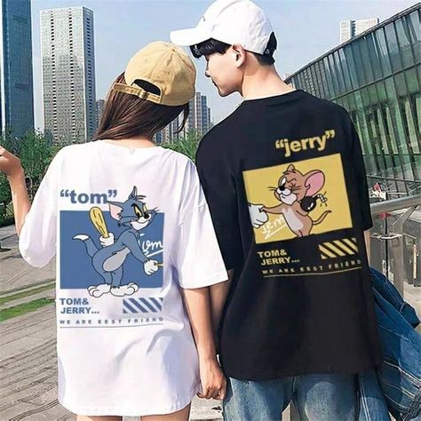 Oversized Tee Outfit, Streetwear Couple, Couple Shirt Design, Couple Outfit Ideas, Kpop Shirts, Couple Tees, Photography Posing Guide, Couple Tshirts, Matching Couple Outfits