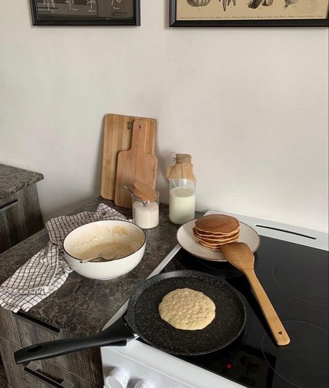 Foods Aesthetic, How To Make Pancakes, Healthy Meals To Cook, Body Balance, Buffet Food, Breakfast Time, Daily Meals, Wholesome Food, Food Obsession