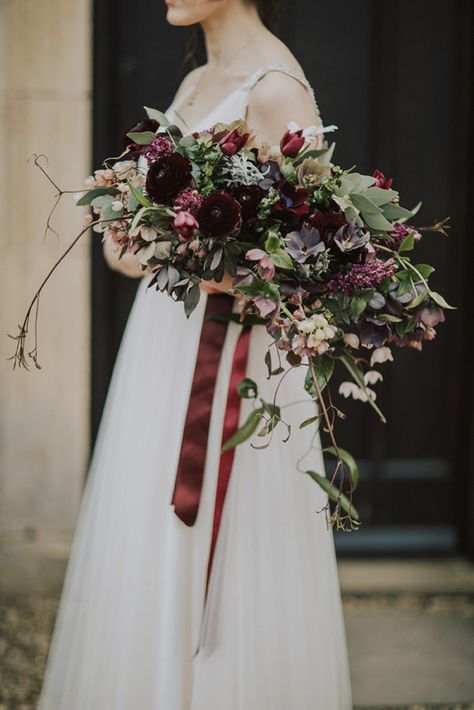 Celebrating British Flowers Week 2017 and why you should choose British wedding flowers // Catkin Flowers// The Natural Wedding Company Winter Wedding Flowers Bouquets, Scottish Flowers, Scottish Weddings, Scottish Elopement, Florist Ideas, Berry Wedding, Scented Flowers, Greenery Flowers, Arranging Flowers