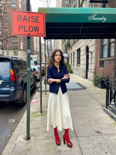 Color Tights Outfit, White Skirt Winter, Colorful Tights Outfit, Red Tights Outfit, Cereal Aisle, Leandra Medine Style, Red Tights, Leandra Medine, White Tights