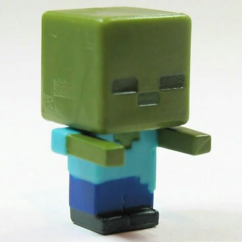 Minercraft zombie figure Clay Minecraft Figures, Minecraft Accessories, Minecraft Mini Figures, Minecraft Toys, Polymer Clay Kawaii, Fun Halloween Crafts, Birthday Gifts For Boyfriend Diy, Minecraft Decorations, Tanah Liat