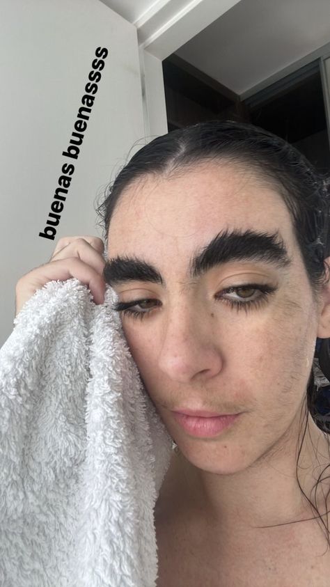 Thick Eyebrows Natural, Messy Eyebrows, Big Eyebrows, Head Challenge, Full Eyebrows, Lash Designer, Thick Brows, Bad Fashion, Hair References