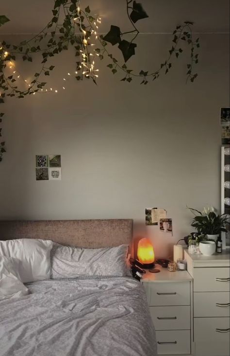 American Bedroom, Bed Inspo, Future Bedroom Ideas, Pretty Houses, Calming Bedroom, House Deco, Random Aesthetic, Bedroom Style, Bedroom Idea