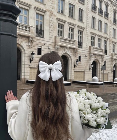 Art With Flowers, Love Work, Bridal Bun, Drawing Pictures, Flipagram Instagram, Beautiful Profile Pictures, Simple Prom Hair, Bow Hairstyle, Peinados Fáciles Para Cabello Corto