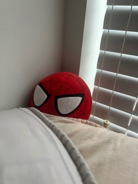 Spiderman Plushies, Spiderman Plush, Spiderman Things, Spiderman Room Decor, Spiderman Bedroom, Spiderman Aesthetic, Spiderman Backpack, Spiderman Decorations, Spiderman Room