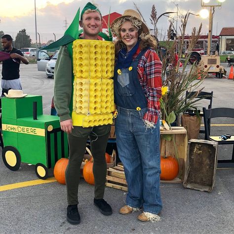 Farm Costumes For Adults, Farmer Costume Mens, Farm Family Costume, Diy Farm Animal Costumes, Corn On The Con, Animal Costumes Diy, Farm Costumes, Farm Animal Costumes, Farmer Costume