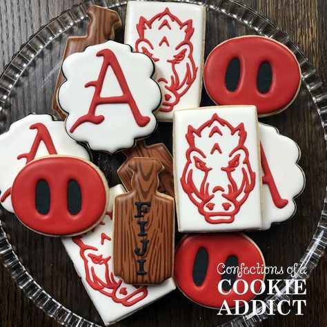 University of Arkansas cookies! #gohogs #razorbacks #acookieaddict Razorback Cookies, Graduation Cookies, University Of Arkansas, Cookies Decorated, Charlotte North Carolina, Cookie Designs, Grad Party, Custom Cookies, Grad Parties