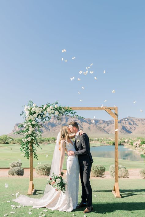 Golf Course Wedding Photos, Simple Wedding Arch, Mountain Destination Wedding, Golf Wedding, Arizona Wedding Venues, Superstition Mountains, Ocean Wedding, Golf Course Wedding, Golf Club Wedding