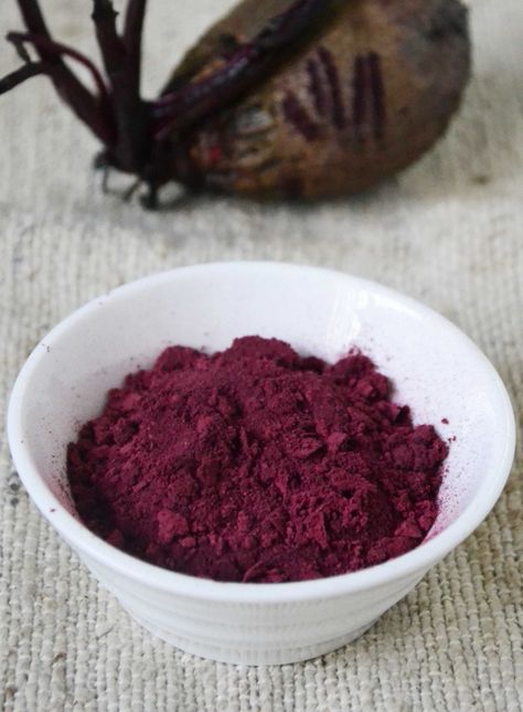 Homemade Beetroot Powder – Gayathri's Cook Spot Homemade Beetroot Powder, How To Make Beetroot Powder, Fruit Powder Recipes, Veggie Powder, Red Juice Recipe, Fruit Powders, Dehydrating Food Storage, Beet Powder, Beet Root Powder