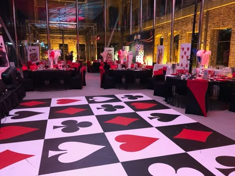 Vegas Homecoming Theme, Vegas Prom Theme, Vegas Prom, Party Dance Floor, Las Vegas Party Theme, Hollywood Prom, Adult Prom, Comic Christmas, Casino Birthday Party