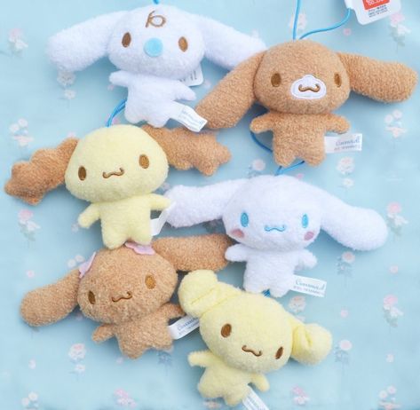 Cinamoroll Plushies, Fluffy Fluffy Cinnamoroll, Plushies Cinnamoroll, Cinnamoroll Family, Cinnamoroll Things, Cinnamoroll Plushies, Sanrio Stuff, Hello Kitty Aesthetic, Light Blue Aesthetic