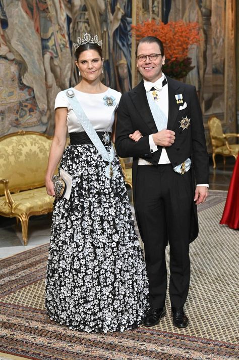 Crown Princess Victoria Attends Nobel Laureates Gala 2023 — Royal Portraits Gallery Kroonprinses Victoria, Victoria Prince, Royal Photography, Royal Portraits, Prince Carl Philip, Princess Victoria Of Sweden, The Royal Palace, Prince Daniel, Queen Silvia