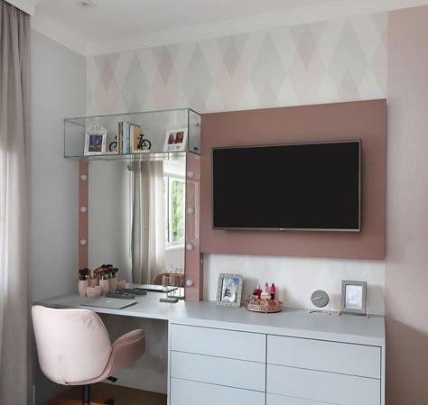 Vanity Panel from @vees_interior_decor Vanity And Tv In Bedroom, Vanity Under Tv, Bedroom Tv Wall With Vanity, Tv Over Vanity In Bedroom, Vanity Built Into Wall, Tv Over Desk In Bedroom, Bedroom Tv And Makeup Table, Bedroom Tv Unit And Vanity, Tv Above Vanity