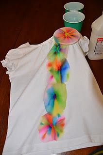 The girls love this idea....neat craft idea for Sunday School and Bible School! Tie Dye Sharpie, Sharpie Tie Dye, Hantverk Diy, Diy Sharpie, Sharpie Markers, Rubbing Alcohol, E Card, Crafty Craft, Craft Time