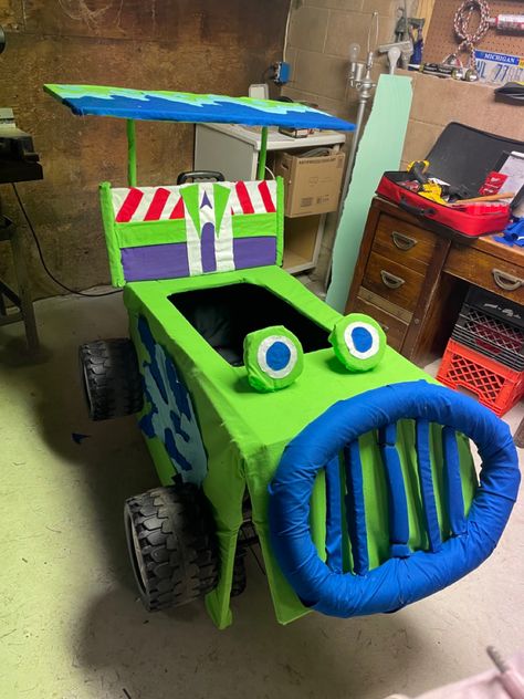 #toystorycostume #toystory Toy Story Family Costumes Diy, Toy Story Wagon Halloween, Toy Story Dinosaur, Wagon Floats, Buzz Costume, Halloween Camper, Story Display, Toy Story Costume, Halloween Car Decorations