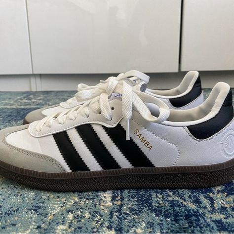 Sambas - original vegan Sneaker Wishlist, Samba Shoes, Adidas Originals Shoes, Vegan Shopping, Chrome Hearts, Adidas Samba, Adidas Originals, Tennis, Adidas