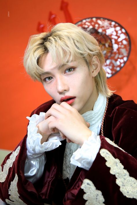 Felix Skz, Halloween 2020, Lee Felix, Video Call, Felix Stray Kids, Fan Fiction, Picture Collection, Attractive People, Kids Wallpaper