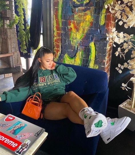 Air Jordan 3 Outfit, Jordan 3 Outfit, Fashion Tips For Girls, Streetwear Inspo, Korean Fashion Online, Chill Fits, Aesthetic Look, Air Jordan 3, Streetwear Fashion Women