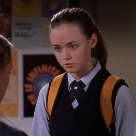 rory gilmore ౨ৎ Rory Gilmore Ponytail, Rory Gilmore, Gilmore Girls, Quick Saves