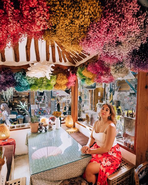 The Most Instagrammable Cafes in Seoul - Gina Bear's Blog Instagramable Cafe, Seoul Cafe, Cafe Photo, Hanok Village, Seoul Korea Travel, Flower Cafe, Korean Barbecue, Photo Zone, French Bistro