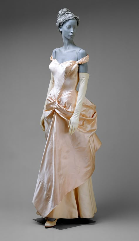 Wedding dress, Charles James, 1948-9; silk Wedding Dresses Taffeta, Fashion 1940s, Charles James, 파티 드레스, Wedding Gowns Vintage, Vintage Gowns, Silk Taffeta, Vintage Couture, Ivory Silk