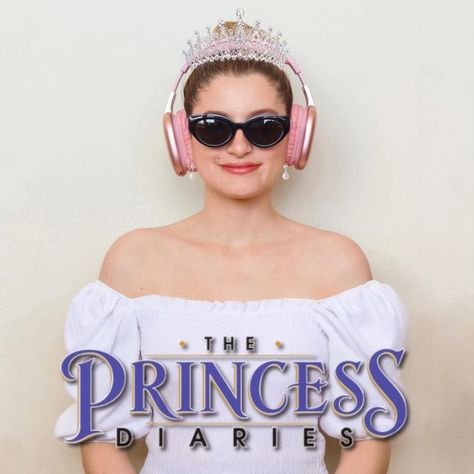 Princess Diaries Headphones, Princess Mia Thermopolis, Instagram Photos Aesthetic, Aesthetic Park, Mia Thermopolis, Princess Mia, The Princess Diaries, Iconic Poster, Disney Bounds