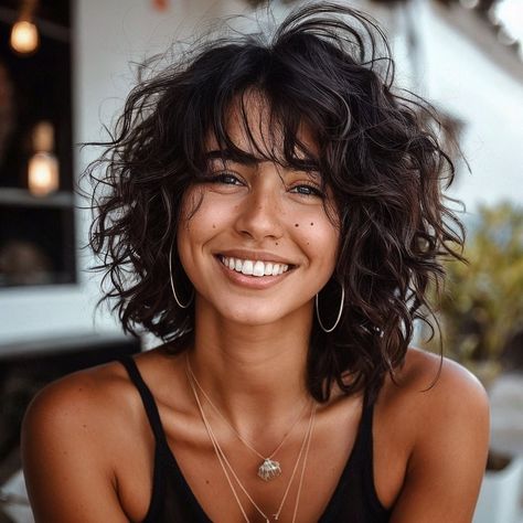 1990s Hair, Hair Shapes, Curly Cuts, Curly Cut, Short Curly Hairstyles For Women, Best Hairstyles For Women, Wavy Bob Haircuts, Short Dark Hair, Wavy Bob