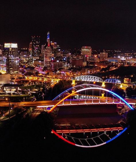 NASHVILLE at Night #tennessee #nashville Nashville Tennessee Houses, Nashville Tennessee Nightlife, Moving To Nashville Tennessee, Nashville Hidden Gems, Nashville Tennessee Aesthetic, Nashville At Night, Nashville City, Tennessee Nashville, Nashville Skyline