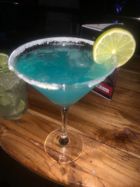 #instagram #aesthetic #drink #blue #azul #tequila #living Restaurant Date Night, Azul Tequila, Drinks Restaurant, Restaurant Date, Aesthetic Drink, Dinner Cocktails, Restaurant Photos, Night Out Party, Dinner Night