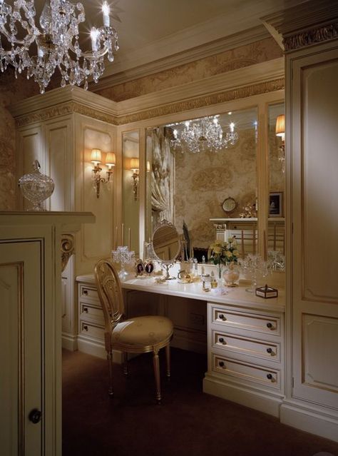 Cozy vanity...love love love Clive Christian Kitchens, Dream Closet Design, Kitchen Showroom, Casa Vintage, Clive Christian, Dream Closets, Dream House Rooms, Dream Room Inspiration, Dressing Room Design