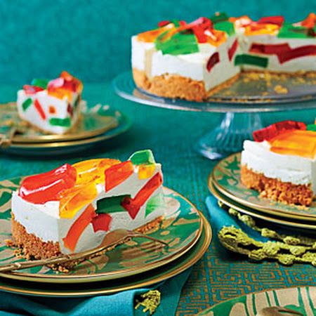 Stained Glass Cake (Aunt Laura's): Very colorful and great for parties! The kiddos will like it too! Stained Glass Cake, Congealed Salad, Gelatin Salad, Southern Living Recipes, Strawberry Pretzel Salad, Savory Salads, Refreshing Food, Jello Recipes, Glass Cake