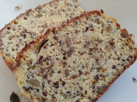 Banting Seed Bread (Made With Yoghurt) Banting Bread Recipe, Banting Bread, Seed Loaf, Thermomix Bread, Banting Diet, Baking Breads, High Fat Low Carb Recipes, Banting Recipes, Low Carb High Fat Diet