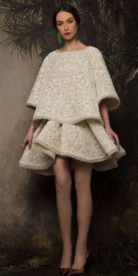 Krikor Jabotian, Mode Prints, Afrikaanse Mode, Over 50 Womens Fashion, Looks Street Style, Women Over 50, Fashion Over 40, Look Vintage, Fashion Over 50