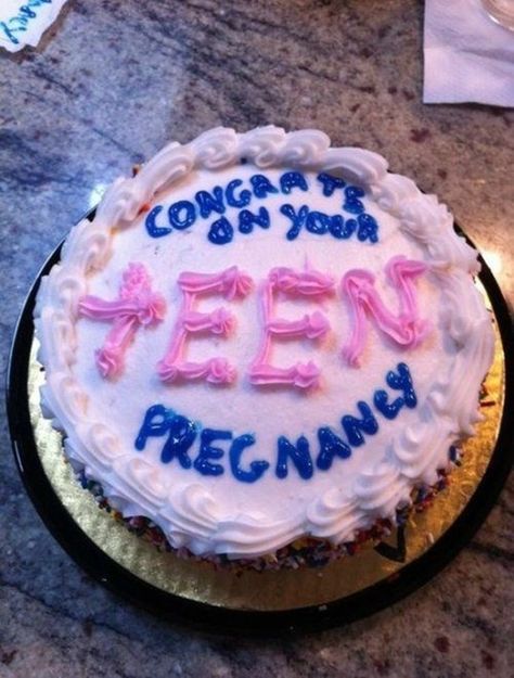 This unsettling celebratory message. | 26 Disturbing Cakes That Should Burn In Hell Congratulations Cake, Bad Cakes, Minimalist Cake, Ugly Cakes, Cake Fails, Cake Wrecks, Teen Pregnancy, Cake Aesthetic, Food Mood