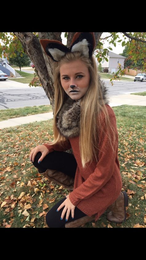 Fox Costume; jut the outfit for a costume. I already pinned the snout, ears, and tail Diy Fox Costume, Fox Costume Diy, Fox Halloween Costume, Diy Karneval, Karneval Diy, Fox Halloween, Fox Makeup, Fox Costume, Diy Costumes Women