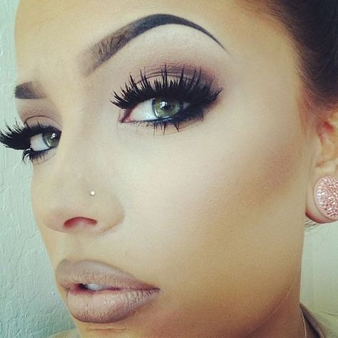 Orr Piercing, Piercing Face, Permanente Make-up, Arabic Style, Long Lashes, Nose Stud, Flawless Makeup, Gorgeous Makeup, Love Makeup