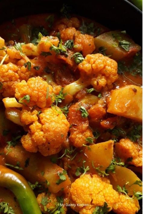 Vegan Cauliflower Potato Curry | Indian Aloo Gobi - My Dainty Kitchen Potato Curry Indian, Gobi Curry, North Indian Food, Indian Curry Recipes, Veg Gravy, Health Benefits Of Cauliflower, Vegan Cauliflower Recipes, Aloo Curry, Curry Indian