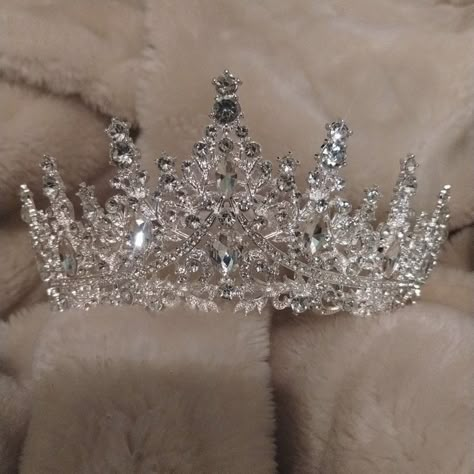 Iridescent Quince Crowns, Quince Crown Silver, Quinceanera Crowns Silver, Quinceanera Crowns, Quince Crowns, Quince Crown, Cute Crown, Quinceanera Tiaras, Quinceanera Crown