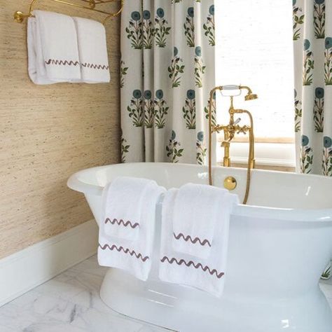 Luxury Bath Towels, Monogrammed Bath Towels, Embroidered Bath Towels, Monogrammed Hand Towels, Personalized Bath Towels, Towels Bathroom, Design Darling, Patterned Bath Towels, Fluffy Towels