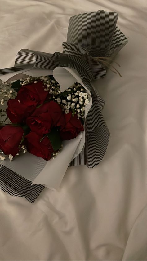 Instagram Style, Red Roses, Pakistan, This Year, Roses, Bed, Red