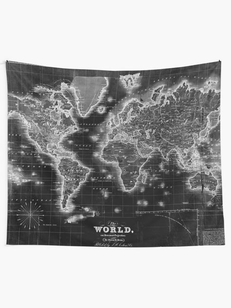 Bedroom Alt, Teen Guy Bedroom, Baddie Room Ideas, Collage Dorm Room, World Map Tapestry, Grey Tapestry, Cool Tapestries, Teenage Room, Black And White Picture Wall