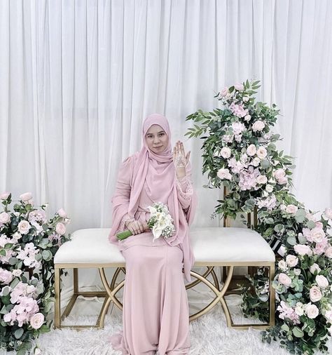 Simple Pelamin, Tunang Ideas, Diy Pelamin, Pelamin Tunang, Mini Pelamin, Simple Classic Wedding, Decor Backdrop, Classic Wedding, Wedding Classic