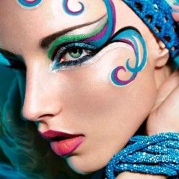 Colorful Scrolling Carnival Makeup  http://makinbacon.hubpages.com/hub/carnivalhalloweenmakeupdesignsideas Extreme Make-up, Carnaval Make-up, Make Carnaval, Art Masks, Mekap Mata, Drag Make-up, Carnival Makeup, Snake Charmer, Hair Twist