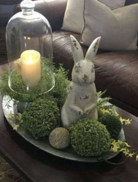 Easter Dough Bowl Decor, Easter Tray Decor Ideas, Easter Inspiration Decor, Easter Table Centerpieces, Easter Decor Ideas, Easter Flower Arrangements, Easter Arrangement, Farmhouse Easter Decor, Easter Decorating