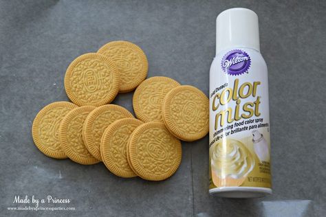 Gold Covered OREO Cookies Party Food Idea color mist and cookies Pirate Cookies Easy, Covered Oreo Cookies, Pirate Cookies, Cookies Party, Cookies Easy, Cookie Party, Kids Beach, Pirate Party, Beach Kids