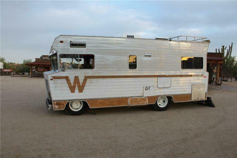 1972 WINNEBAGO CUSTOM RV Winnebago Motorhome, Winnebago Brave, Vintage Motorhome, Rv Vehicle, Old Theater, Custom Rv, Holiday Rambler, Vintage Rv, Combi Vw