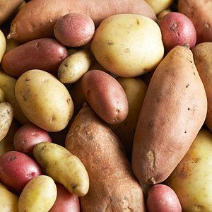 How to Boil Potatoes - There are different ways for different types Potatoes On Stove Top, Potatoes On Stove, How To Boil Potatoes, Poverty Meals, Potatoes On The Stove, Simple Side Dishes, Cooking Potatoes, Boil Potatoes, Types Of Potatoes